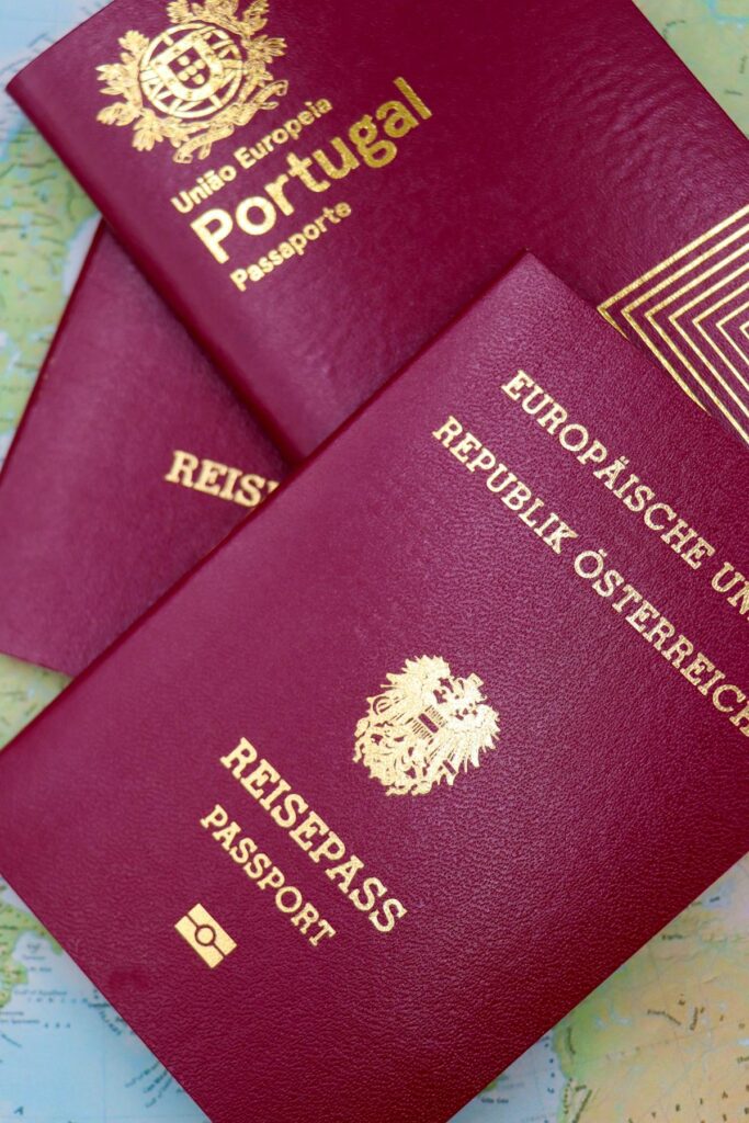 ESTA UK citizens – related image showing British passport and ESTA approval documentation