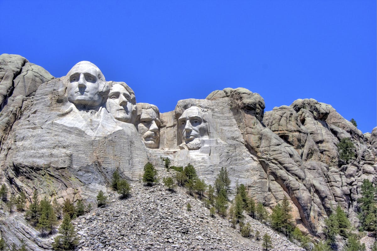 Yellowstone in May 2026 – ESTA Visitor Guide for Spring