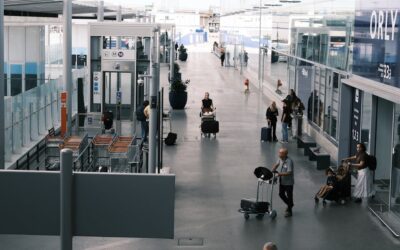 ESTA US travel — family at airport vacation 1