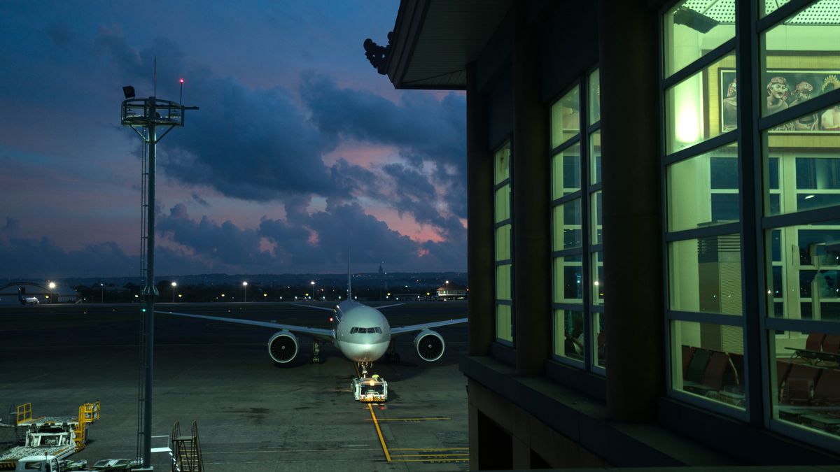 airplane-connecting-flight-transit-4530192