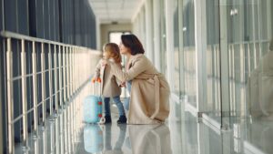 child-minor-airport-4173218