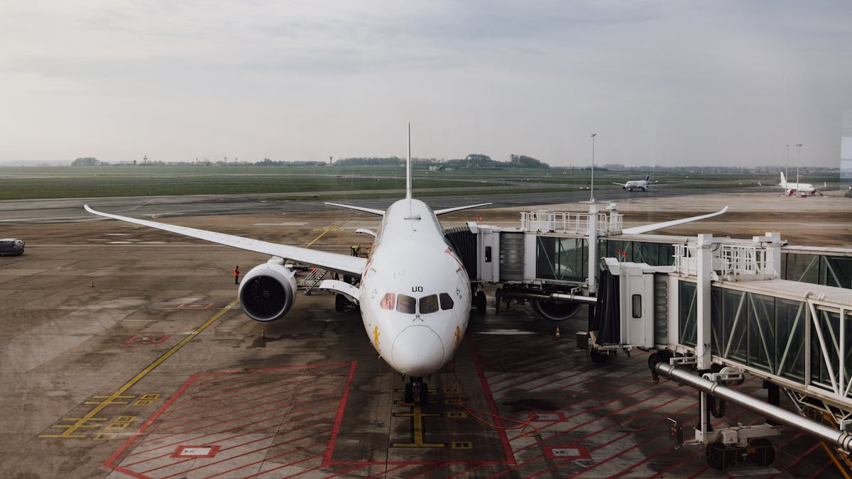Connecting flight gate where the ESTA connecting flight refund question arises