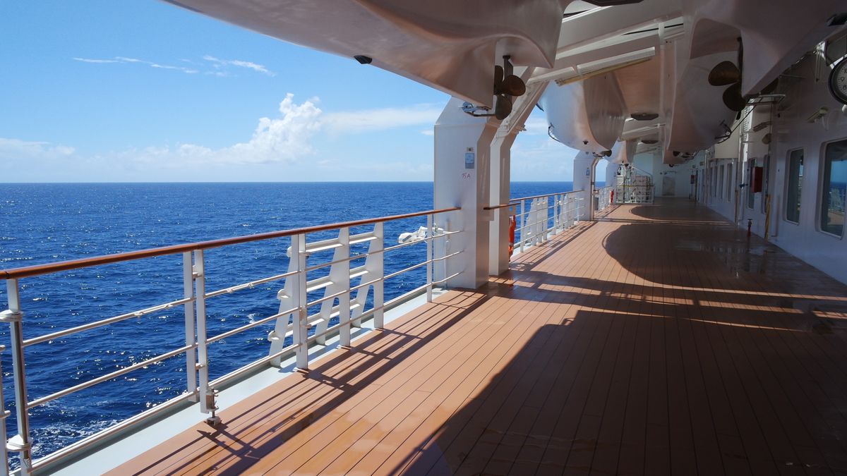 Passport ready for a US cruise within the ESTA cruise processing time