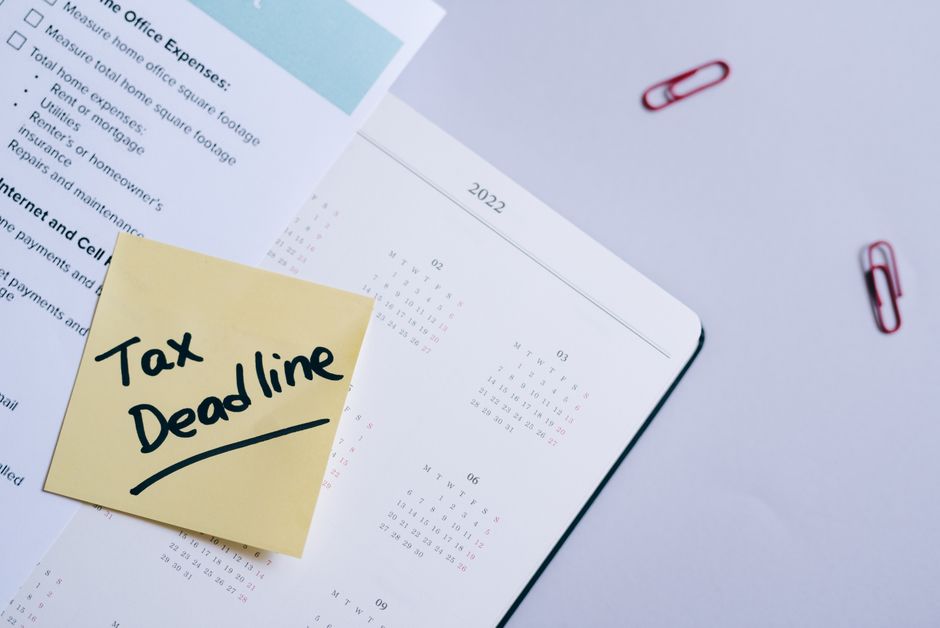 Calendar marking the 90-day deadline to avoid overstaying on an ESTA