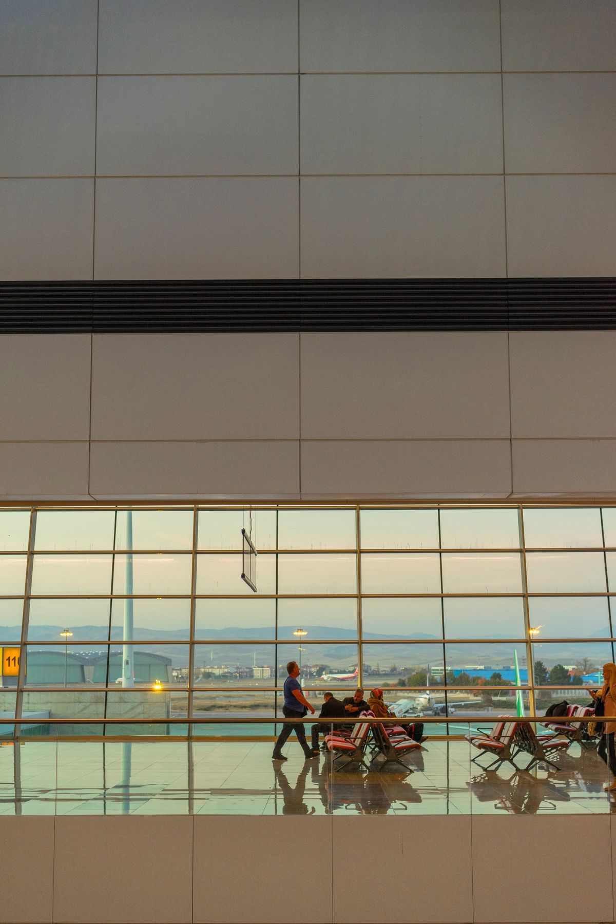 Cruise passengers boarding a ship at a US port