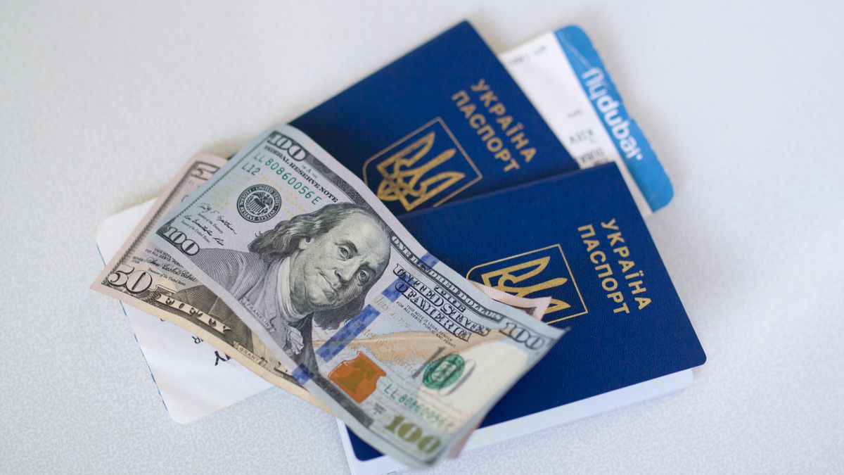 Passport and visa comparison for ESTA dual citizen travelers