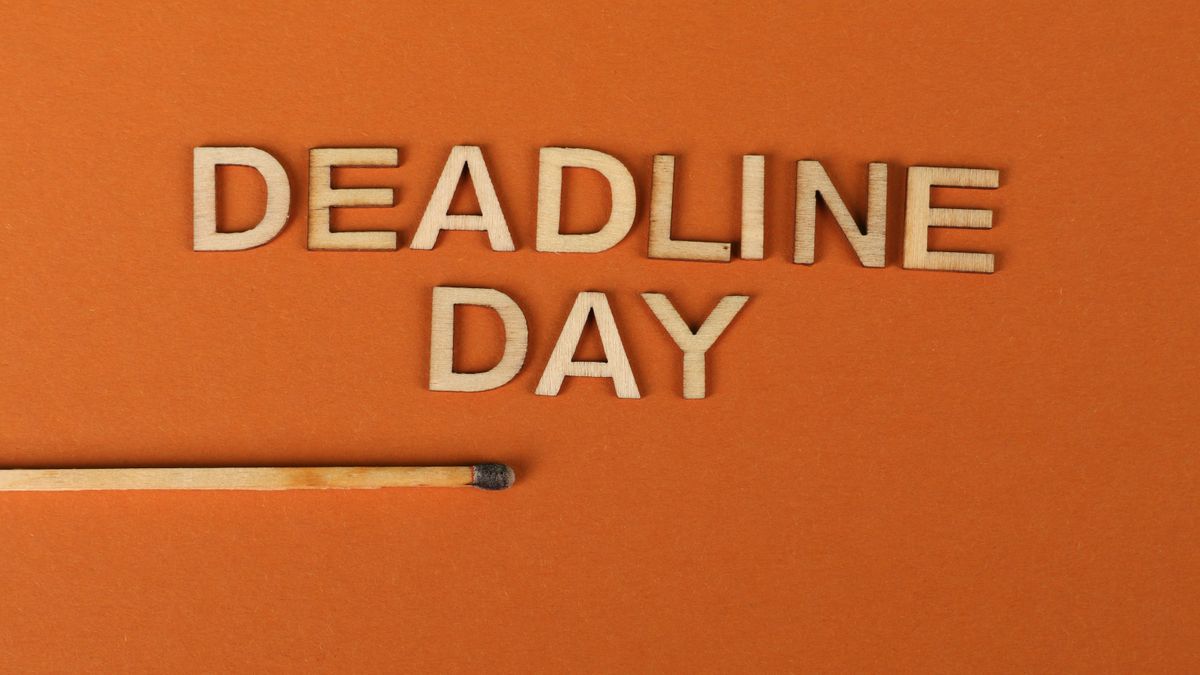 Travel application deadline reminder for ESTA processing time