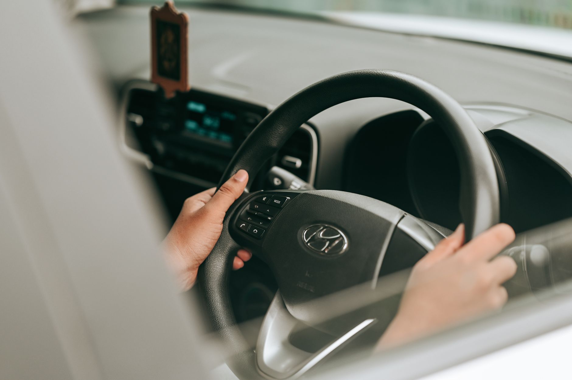 An ESTA covers entry, but you drive on your home licence plus an IDP