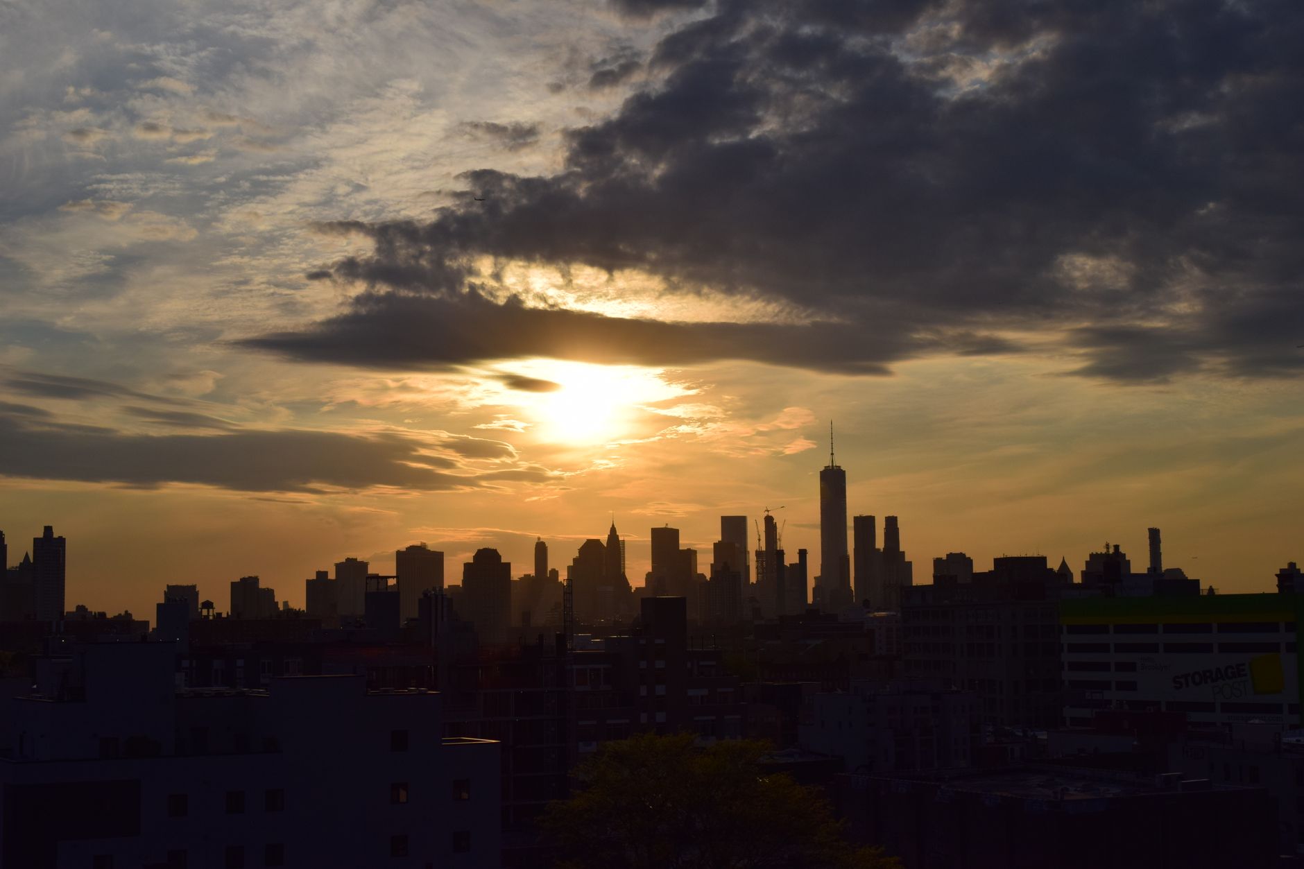 MetLife Stadium sits about 8 miles from the Manhattan skyline